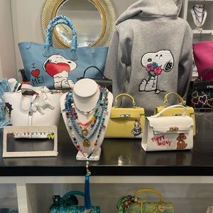 Meet your Posher, Bora